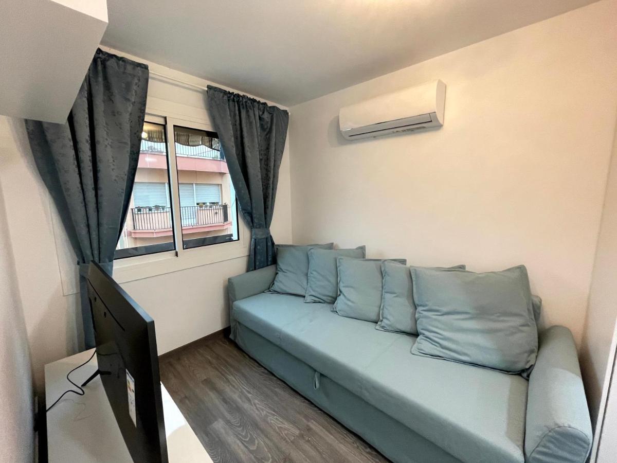 Sant Adria Beach Apartment Wi-Fi Parking Free سان أدريان دي بيزوس المظهر الخارجي الصورة